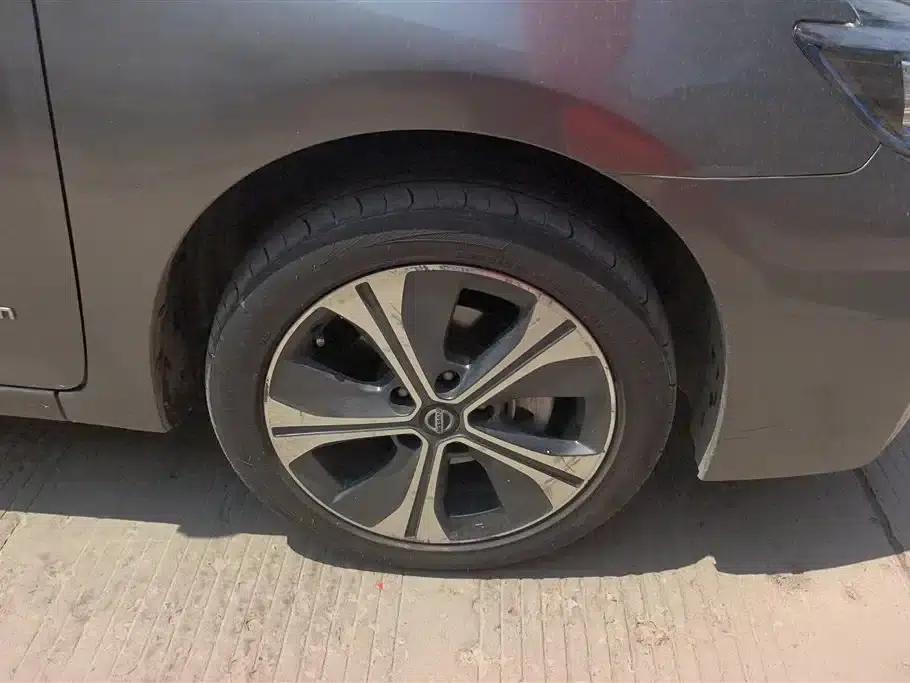 Nissan Sylphy EV 2018 Smart Edition — миниатюра 6