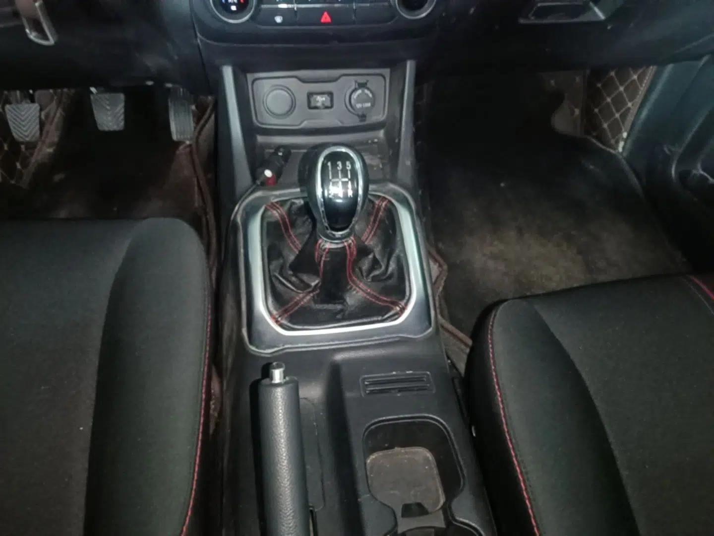 CHANGAN OSHAN X70A 2018 1.5L Manual Standard Edition — миниатюра 17