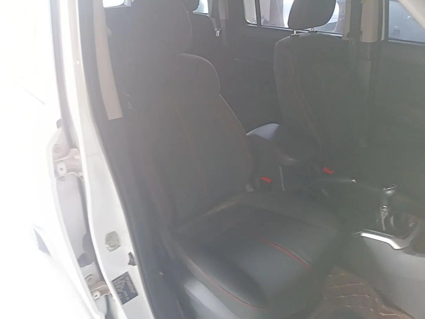 CHANGAN OSHAN X70A 2018 1.5L Manual Standard Edition — миниатюра 23
