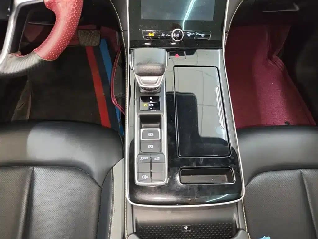 Roewe i6 MAX 2020 300TGI Automatic Cool Panoramic Sunroof Intelligent Driving Supreme Edition — миниатюра 14
