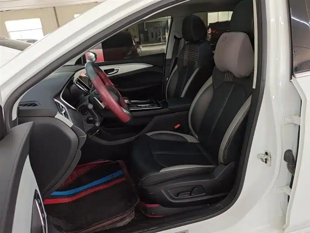 Roewe i6 MAX 2020 300TGI Automatic Cool Panoramic Sunroof Intelligent Driving Supreme Edition — миниатюра 15
