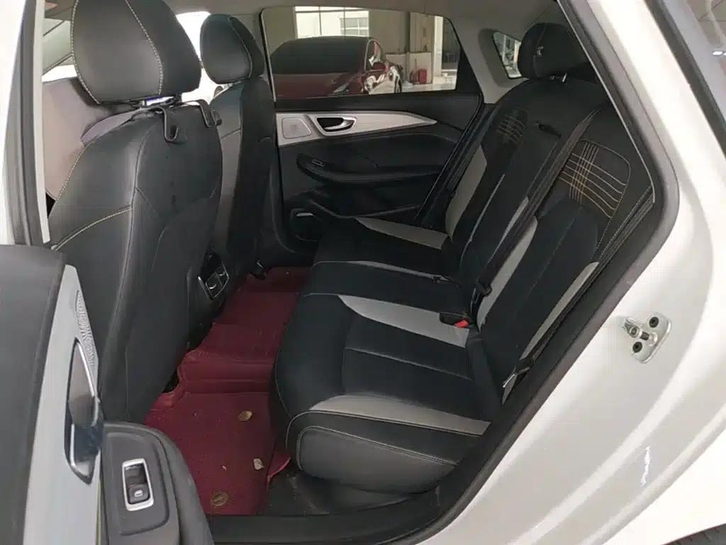 Roewe i6 MAX 2020 300TGI Automatic Cool Panoramic Sunroof Intelligent Driving Supreme Edition — миниатюра 17