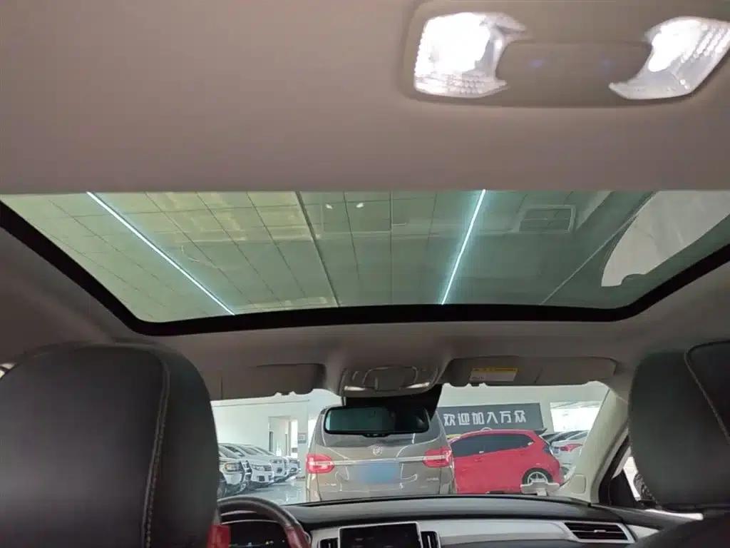 Roewe i6 MAX 2020 300TGI Automatic Cool Panoramic Sunroof Intelligent Driving Supreme Edition — миниатюра 18