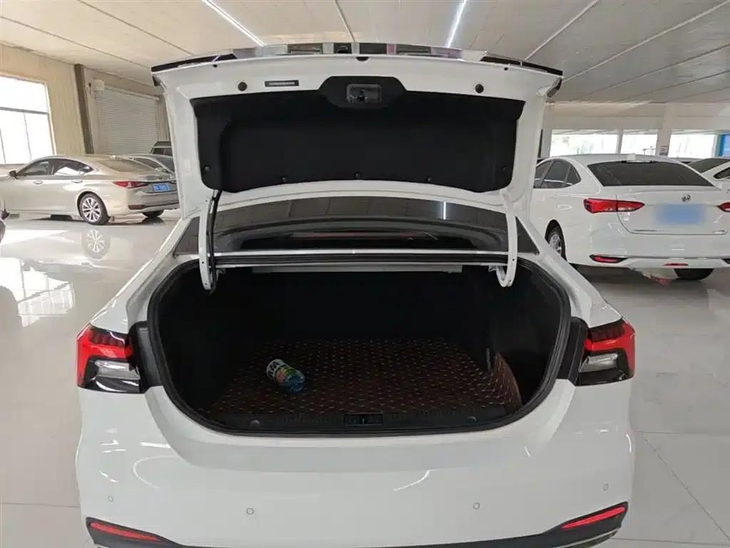 Roewe i6 MAX 2020 300TGI Automatic Cool Panoramic Sunroof Intelligent Driving Supreme Edition — миниатюра 19