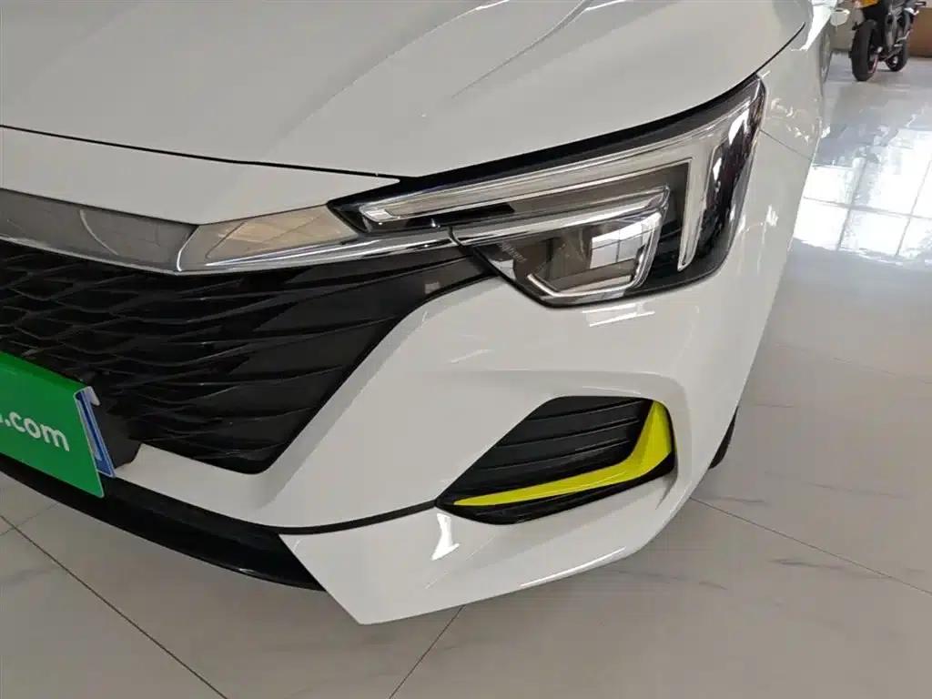 Roewe i6 MAX 2020 300TGI Automatic Cool Panoramic Sunroof Intelligent Driving Supreme Edition — миниатюра 24