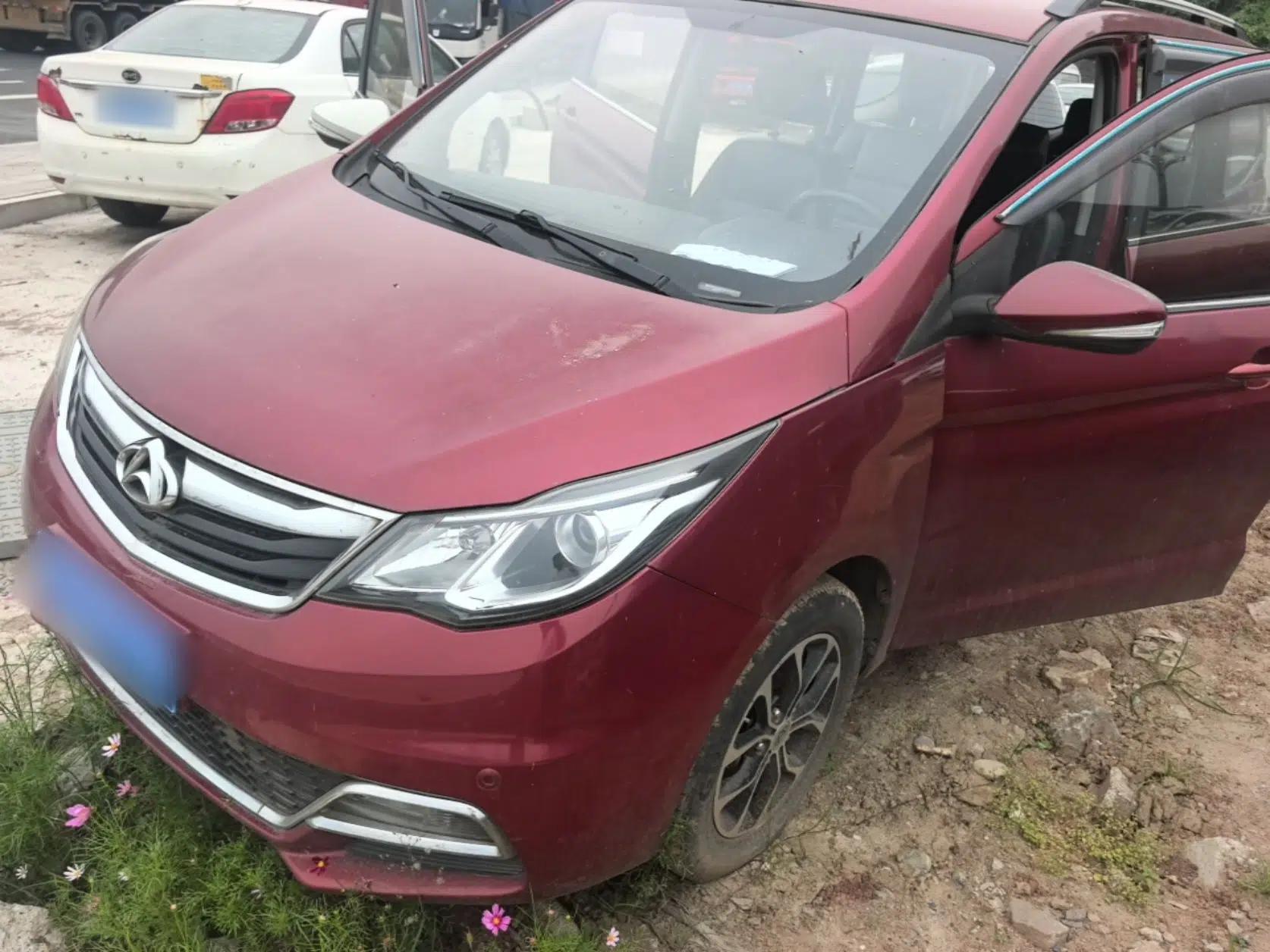 CHANGAN KAICHENG Oushang A600 2016 1.5L Manual Luxury 7-Seater — миниатюра 1