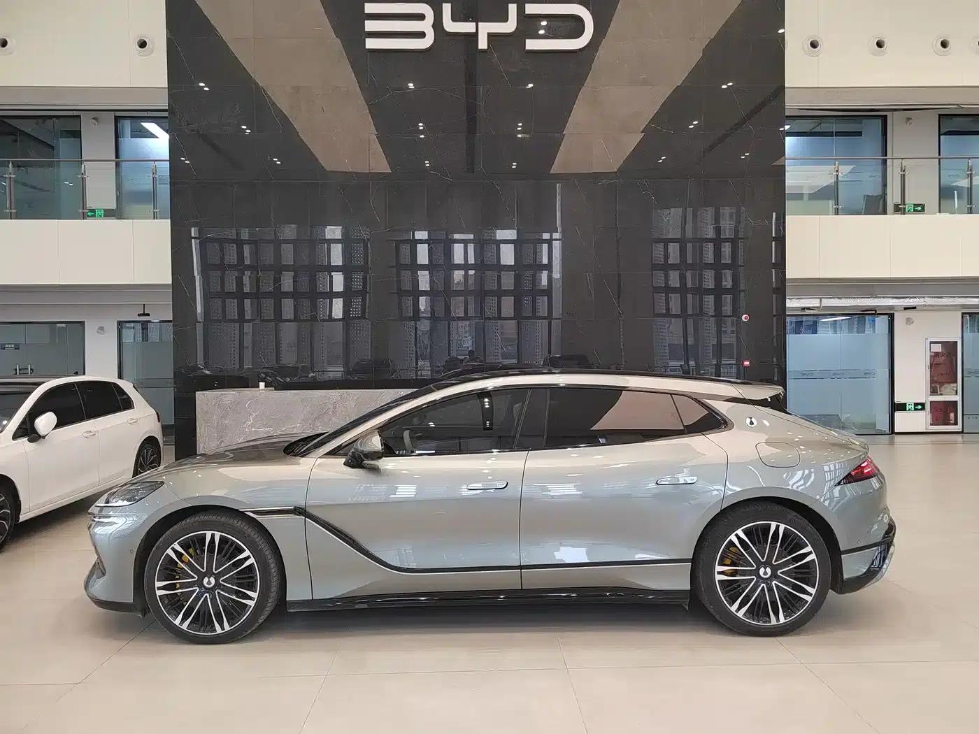 Denza Z9 GT 2024 1100 AWD Ultra Edition — миниатюра 3