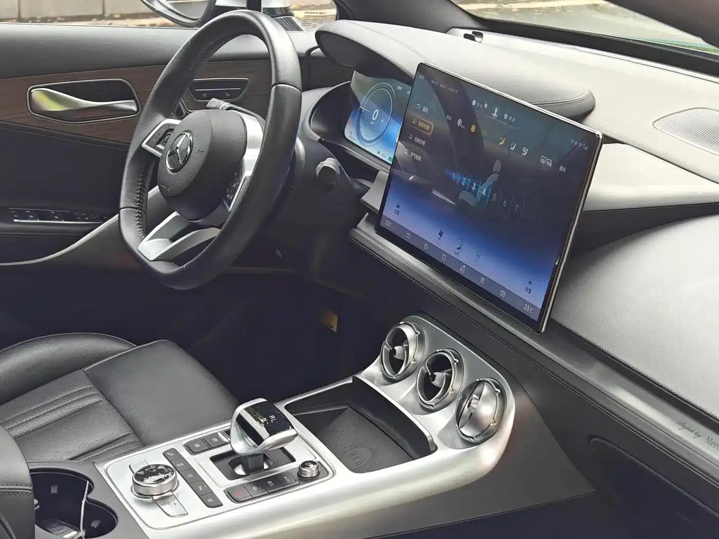 Denza X 2020 PHEV Classic Edition — миниатюра 14