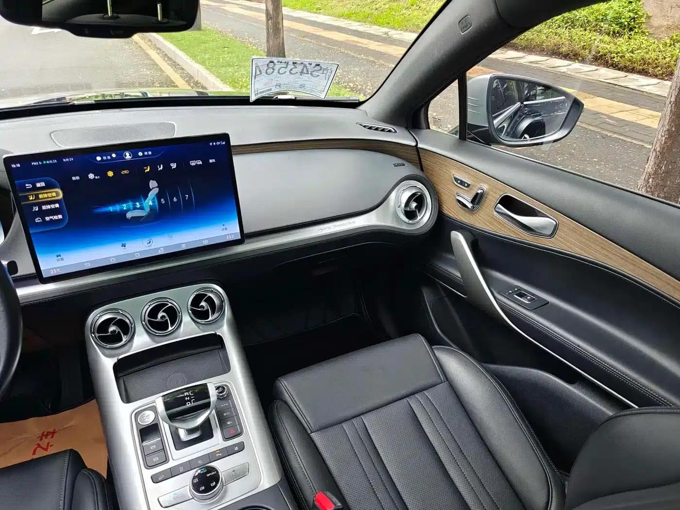 Denza X 2020 PHEV Classic Edition — миниатюра 23