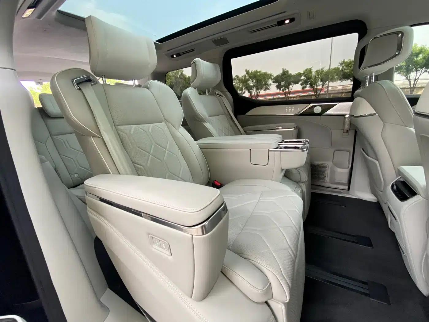 Volvo EM90 2025 Ultra 6-seater — миниатюра 14