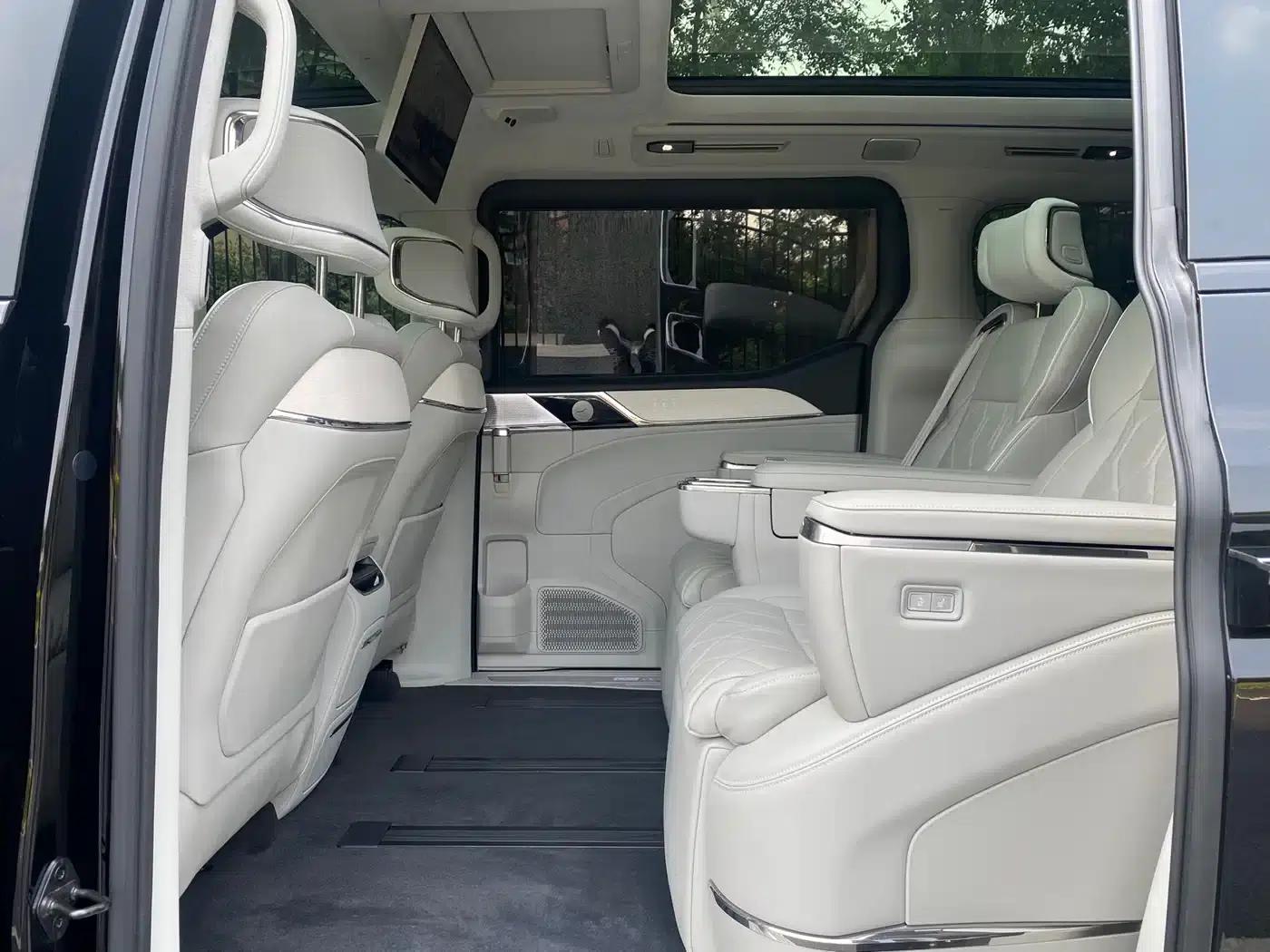 Volvo EM90 2025 Ultra 6-seater — миниатюра 17