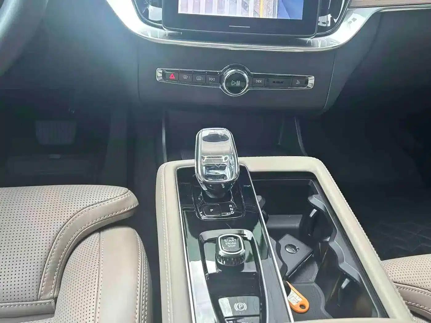2026 Volvo XC90 Plug-in Hybrid T8 Inscription Luxury Edition (7-seater) — миниатюра 7