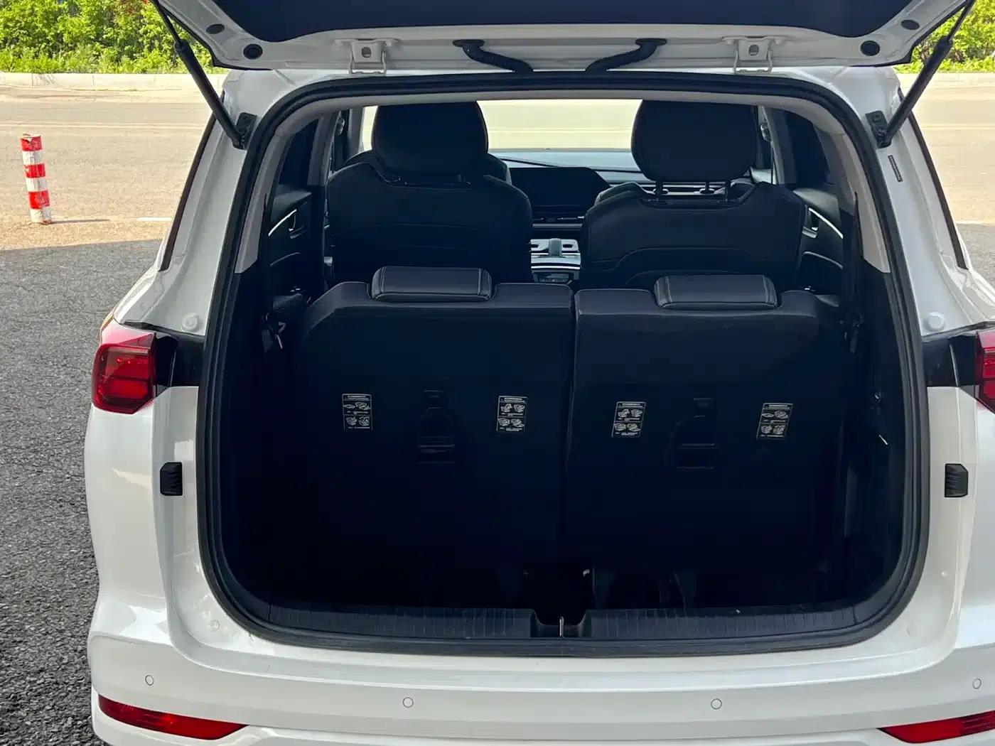 Wuling Capgemini 2020 1.5T CVT Flagship Edition — миниатюра 7