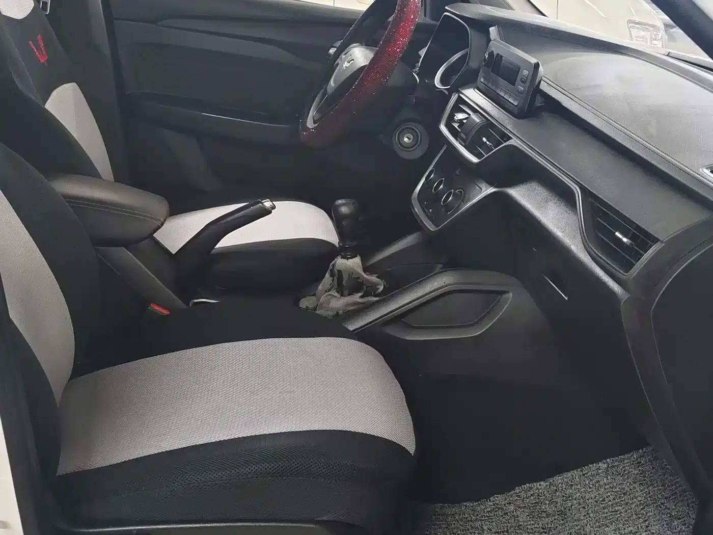 Wuling Hongguang S3 2018 1.5L Manual Standard Model (National V Emission Standard) — миниатюра 6