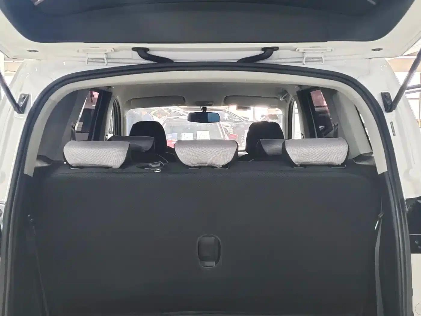 Wuling Hongguang S3 2018 1.5L Manual Standard Model (National V Emission Standard) — миниатюра 9