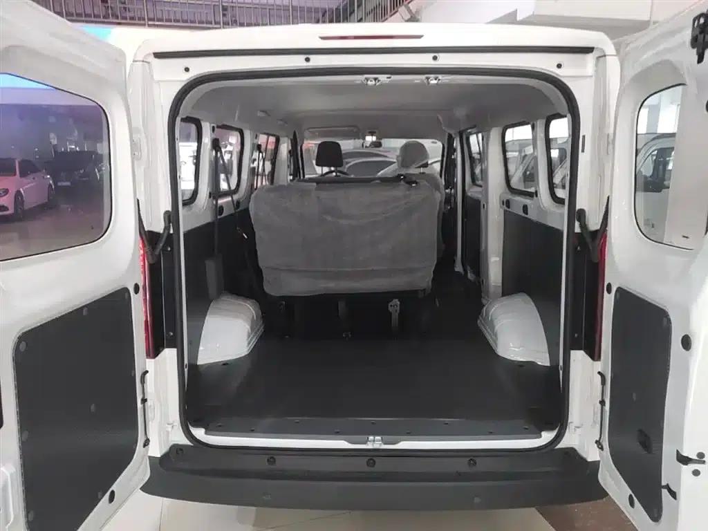 Wuling Yangguang 2025 400km/h Bus Comfort Edition — миниатюра 19