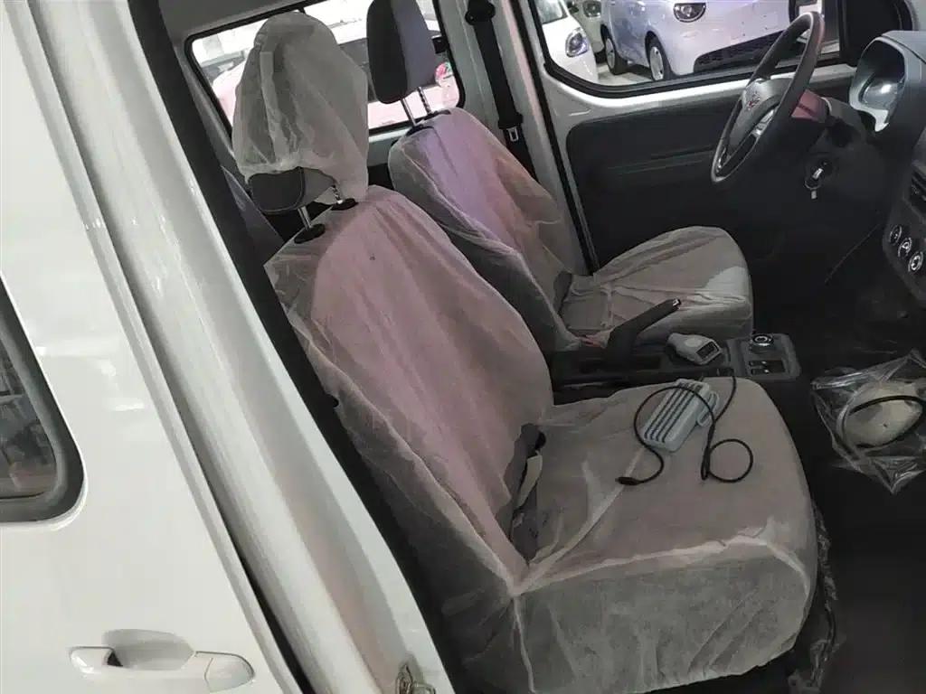 Wuling Yangguang 2025 400km/h Bus Comfort Edition — миниатюра 25