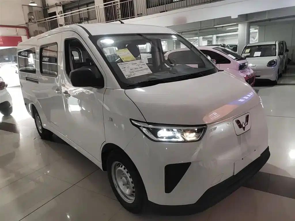 Wuling Yangguang 2025 400km/h Bus Comfort Edition — миниатюра 4