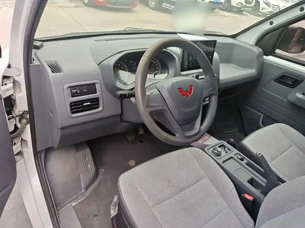 Wuling Yangguang 2024 Model 230km Practical Sealed Window Version 60kW — миниатюра 10