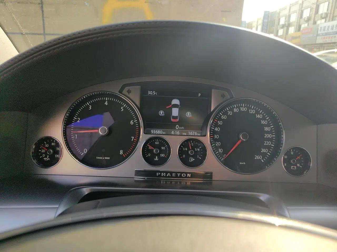 Volkswagen Phaeton 2015 3.0L Exclusive Edition — миниатюра 12