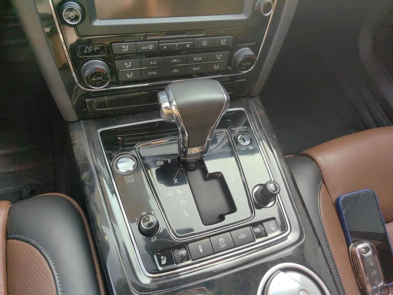 Volkswagen Phaeton 2015 3.0L Exclusive Edition — миниатюра 15
