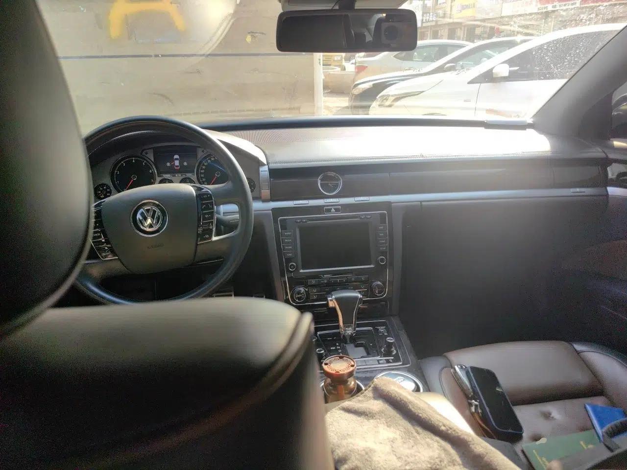 Volkswagen Phaeton 2015 3.0L Exclusive Edition — миниатюра 10