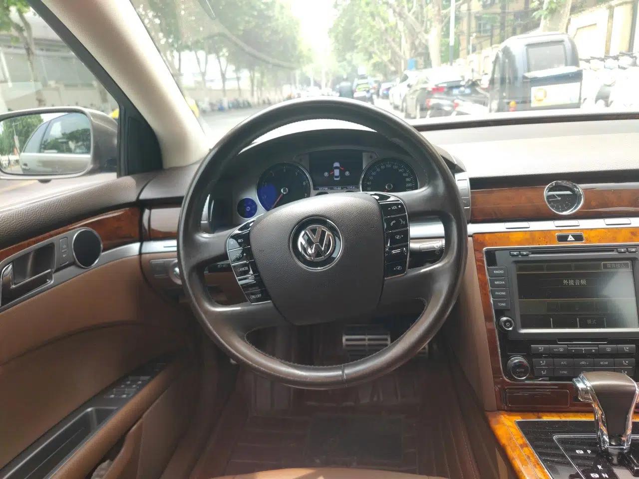 Volkswagen Phaeton 2014 3.0L Business Model — миниатюра 11
