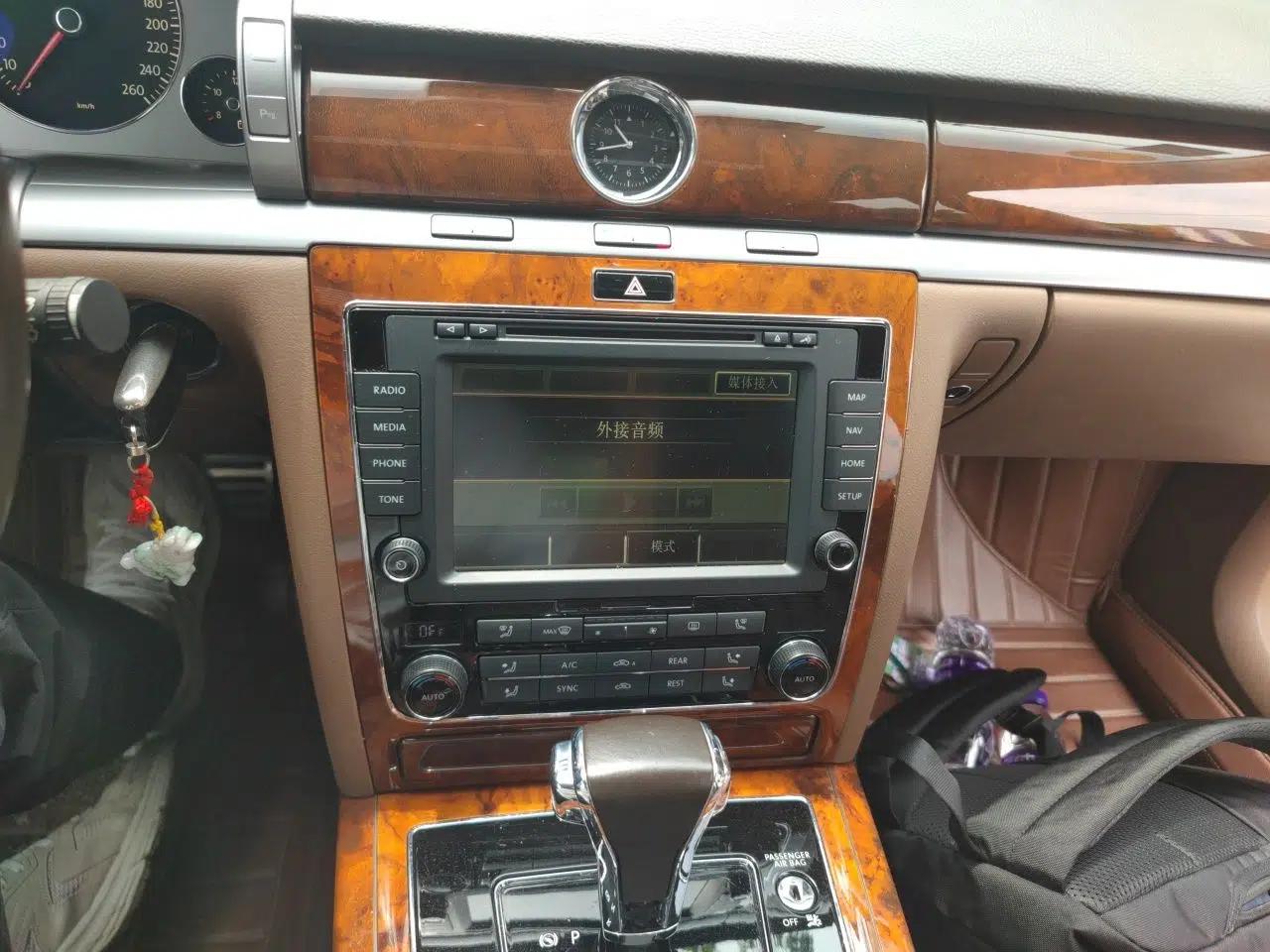 Volkswagen Phaeton 2014 3.0L Business Model — миниатюра 14
