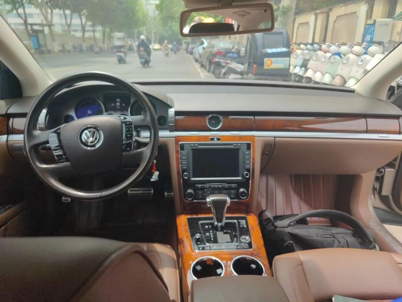 Volkswagen Phaeton 2014 3.0L Business Model — миниатюра 10