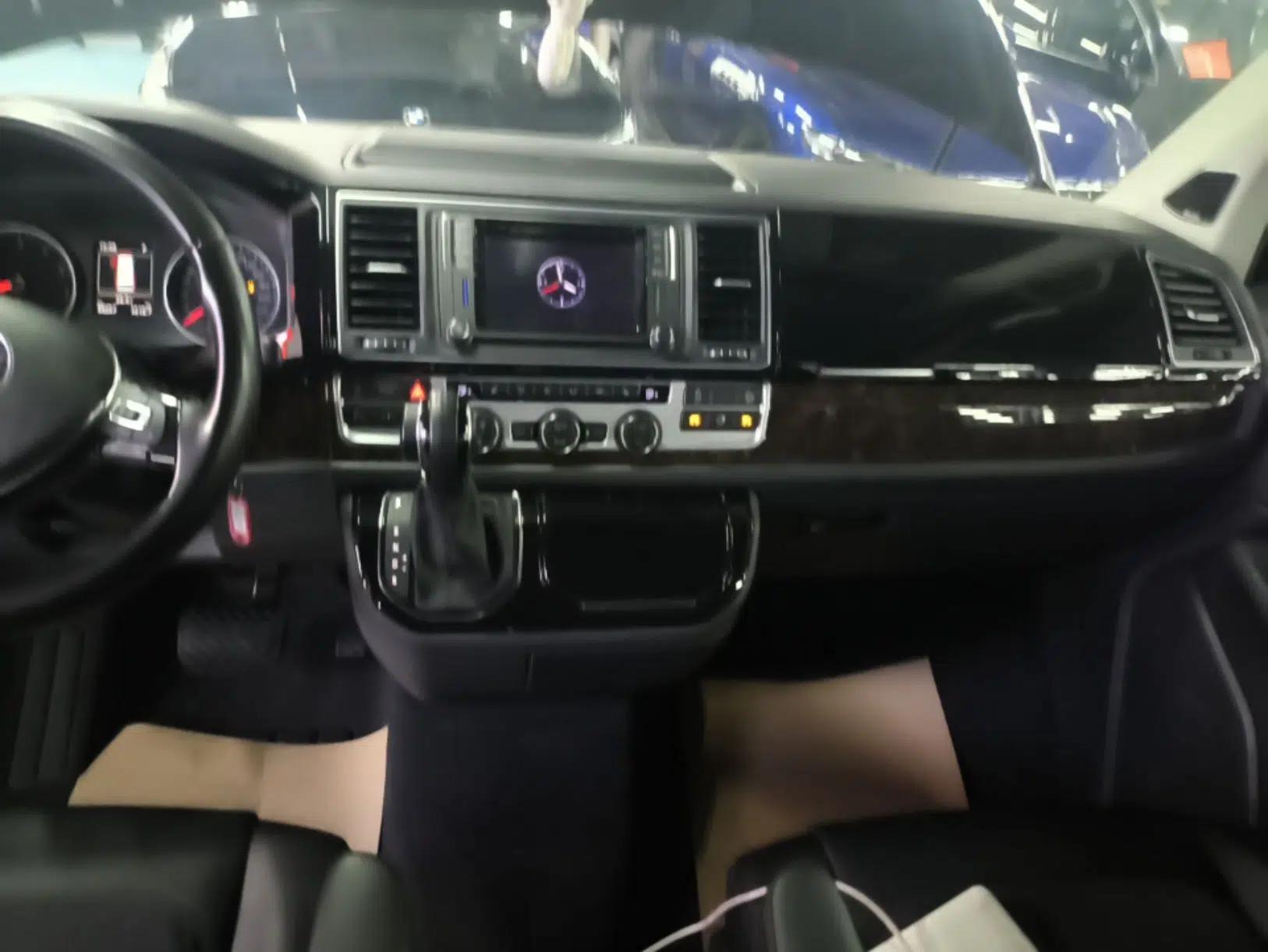 Volkswagen Multivan 2018 2.0 TSI 4x4 Prestige Edition 7-Seater — миниатюра 15