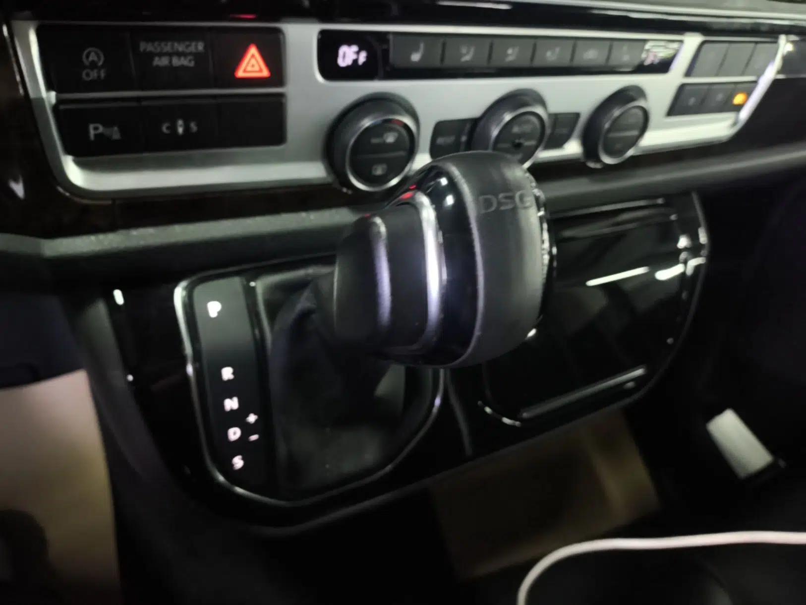 Volkswagen Multivan 2018 2.0 TSI 4x4 Prestige Edition 7-Seater — миниатюра 16