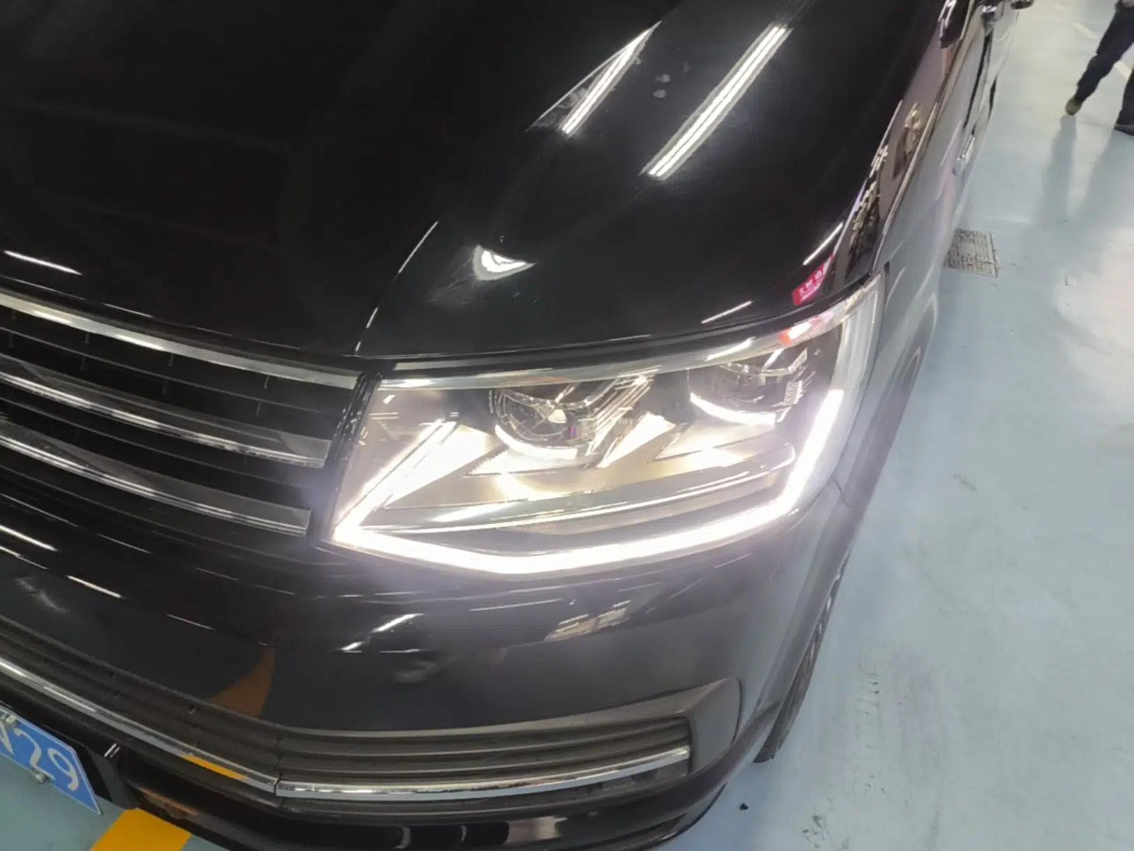 Volkswagen Multivan 2018 2.0 TSI 4x4 Prestige Edition 7-Seater — миниатюра 5