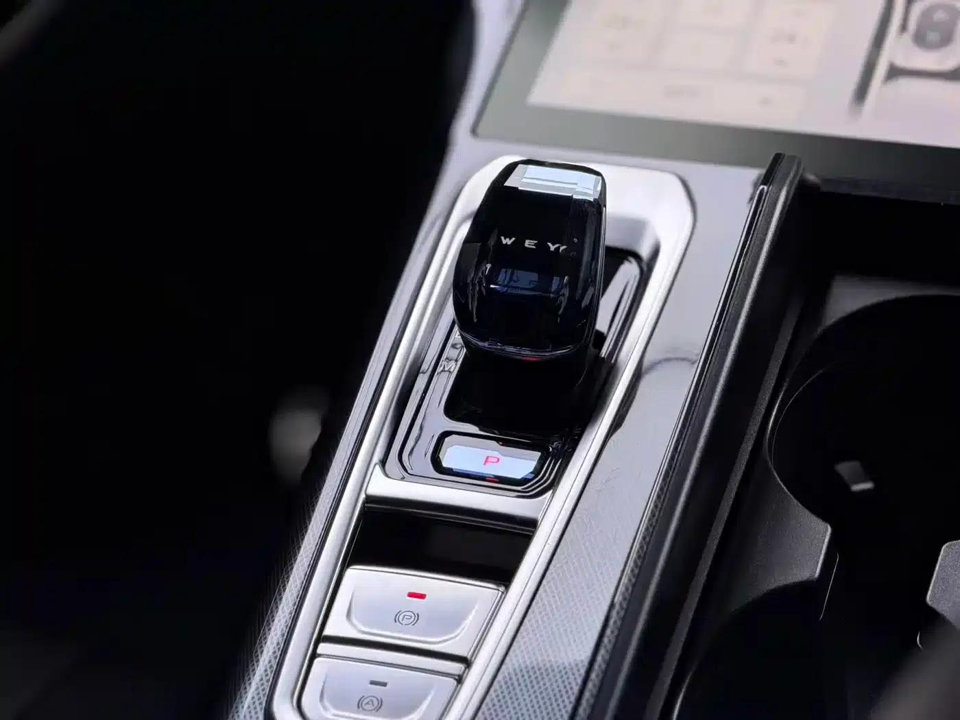 Wey brand Mocha 2021 2.0T 4WD Special Edition — миниатюра 11