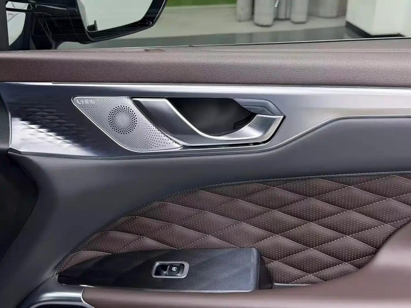 Wey brand Mocha 2021 2.0T 4WD Special Edition — миниатюра 9