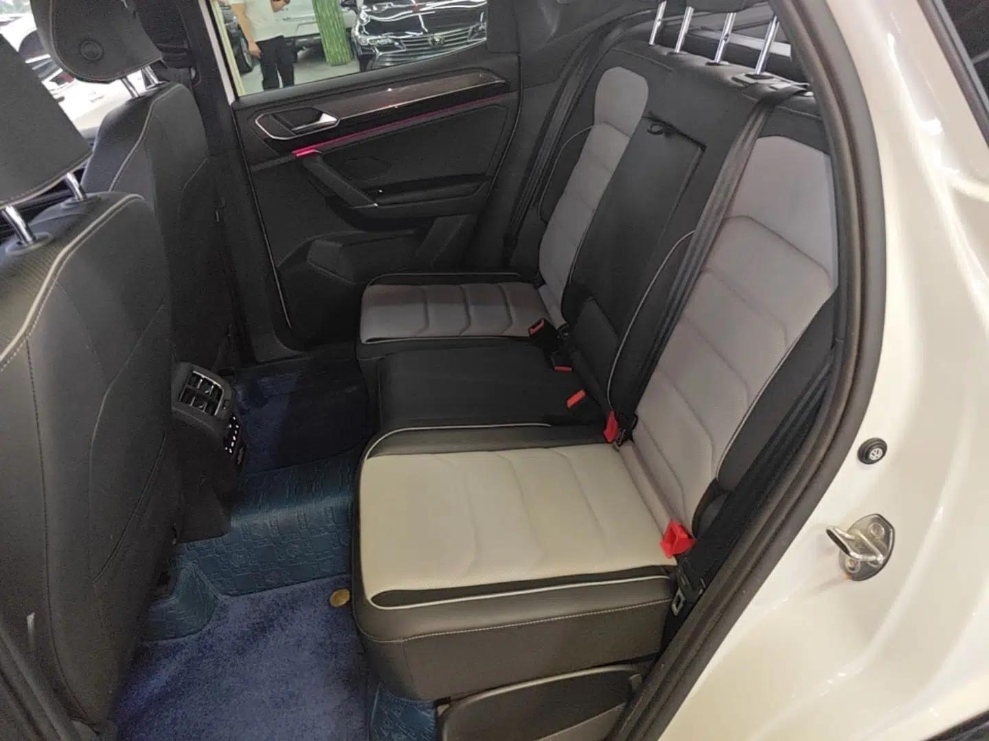 Volkswagen Tayron X 2020 380TSI Four-Wheel Drive Prestige Connected Version — миниатюра 19