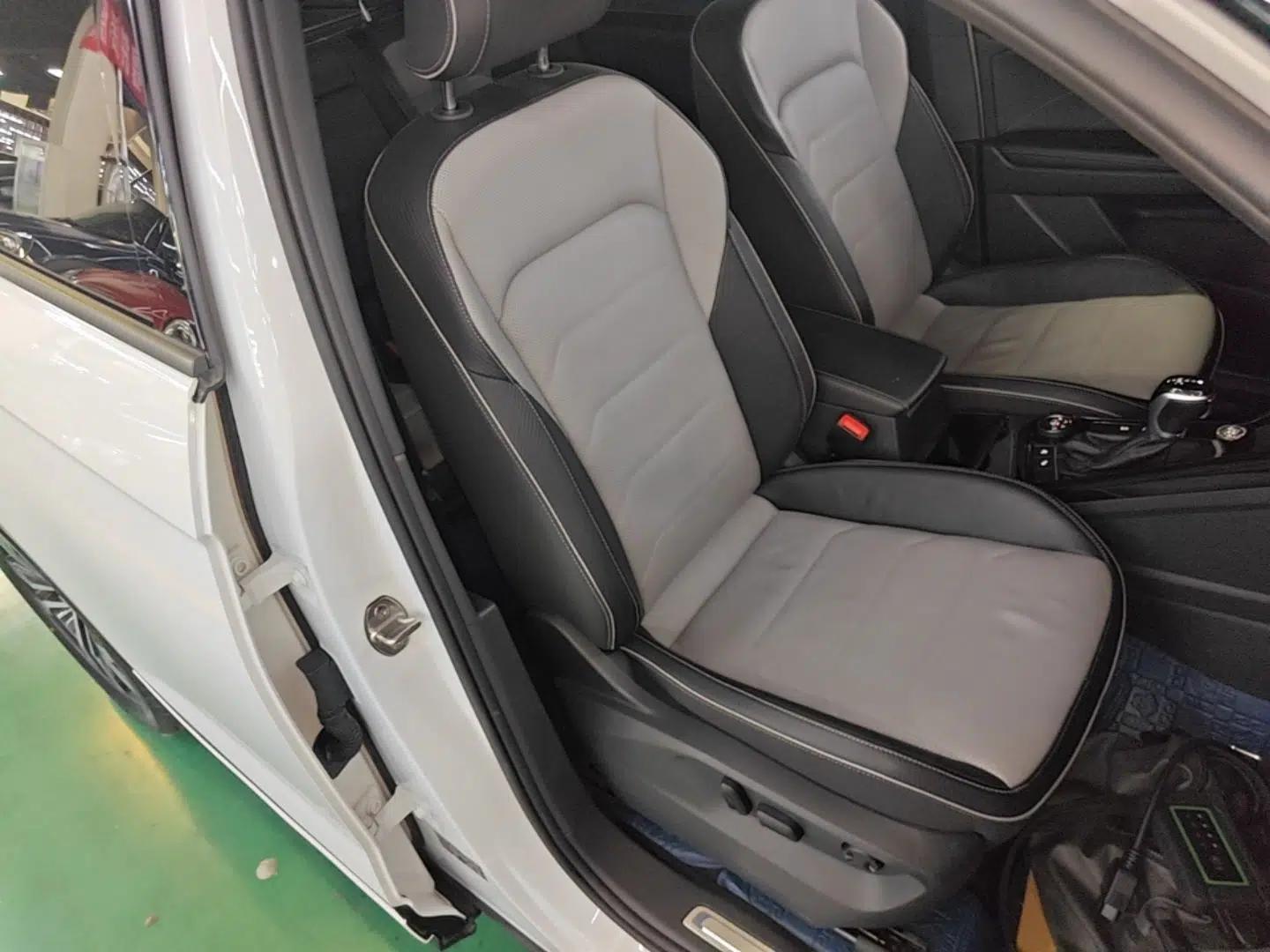 Volkswagen Tayron X 2020 380TSI Four-Wheel Drive Prestige Connected Version — миниатюра 23