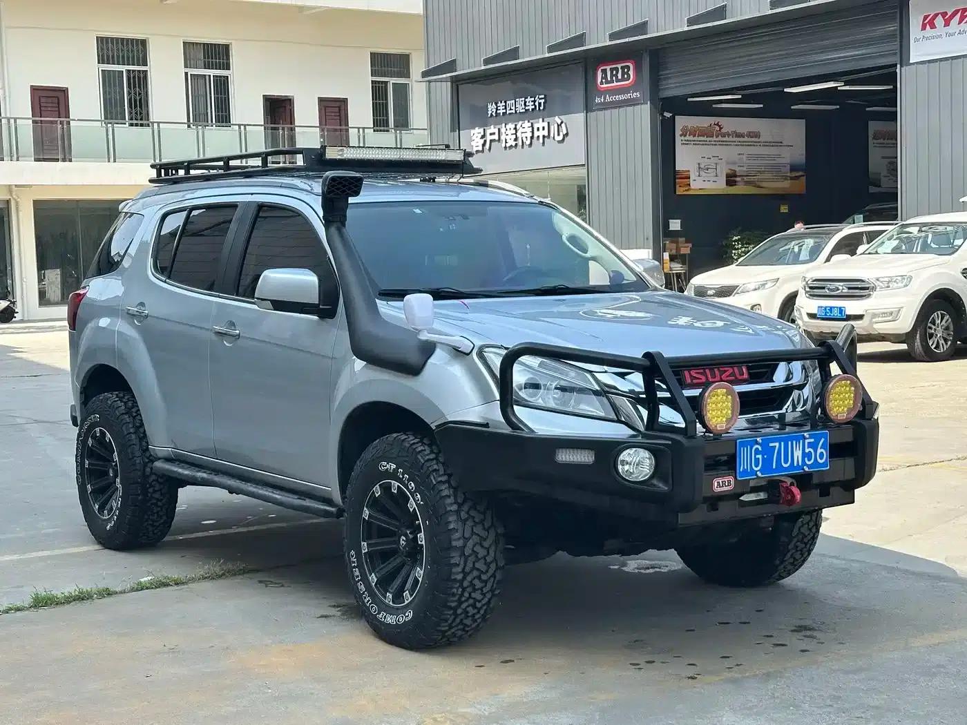 mu-X 2017 3.0T 4WD Automatic Premium 5-seater (National V Emission Standard) — миниатюра 1