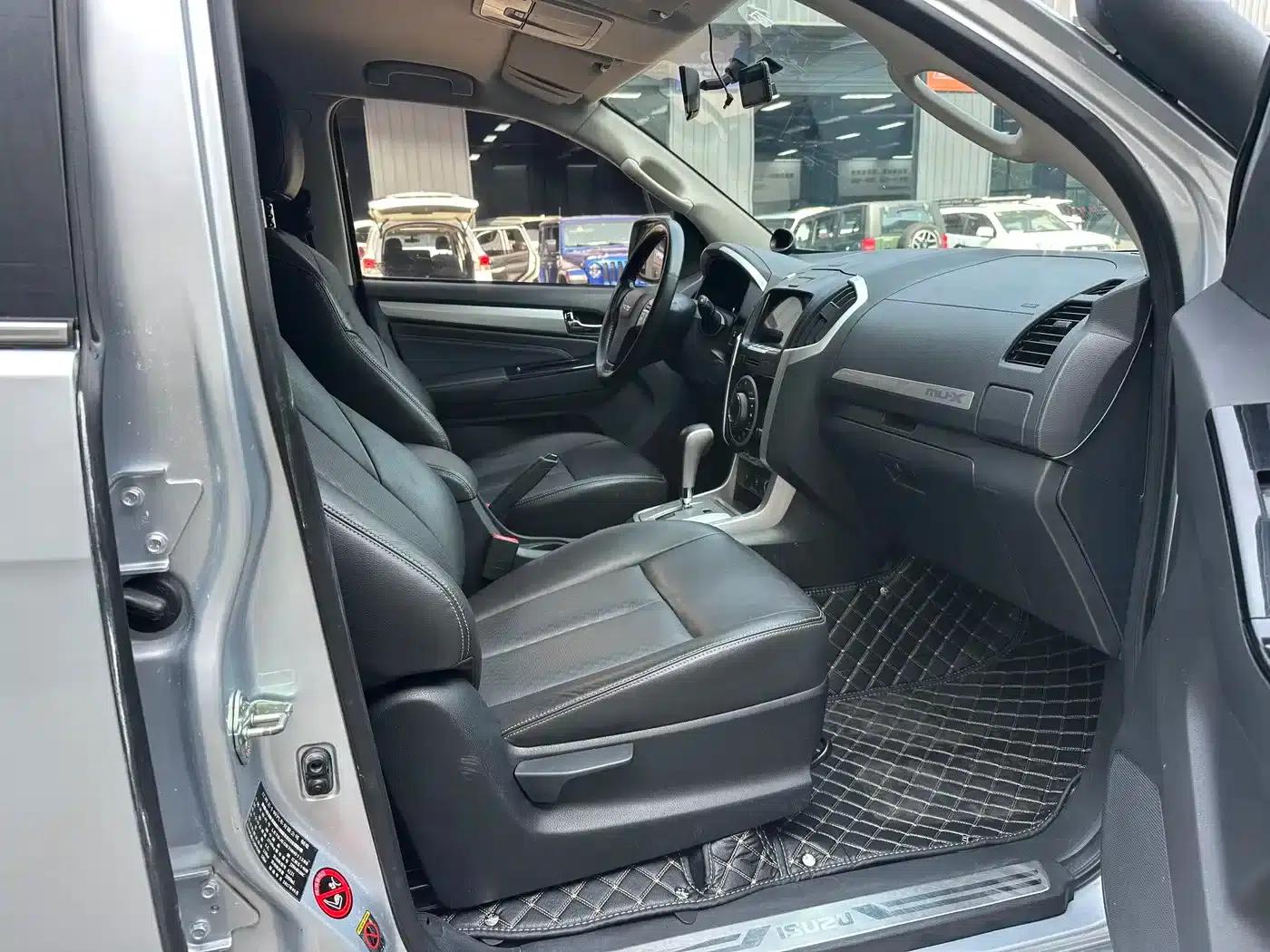 mu-X 2017 3.0T 4WD Automatic Premium 5-seater (National V Emission Standard) — миниатюра 4