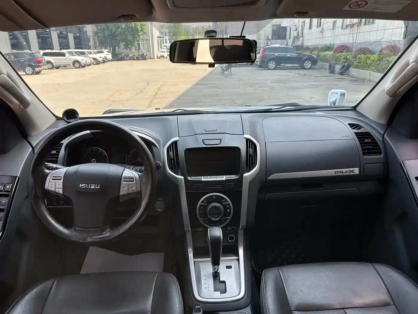 mu-X 2017 3.0T 4WD Automatic Premium 5-seater (National V Emission Standard) — миниатюра 5