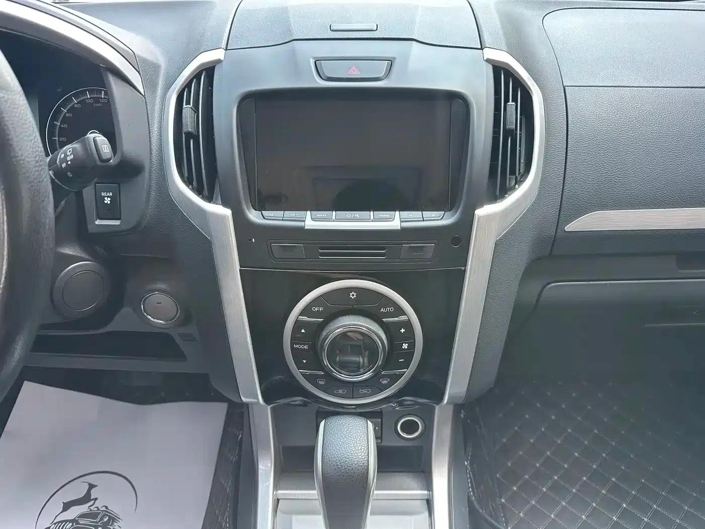 mu-X 2017 3.0T 4WD Automatic Premium 5-seater (National V Emission Standard) — миниатюра 6