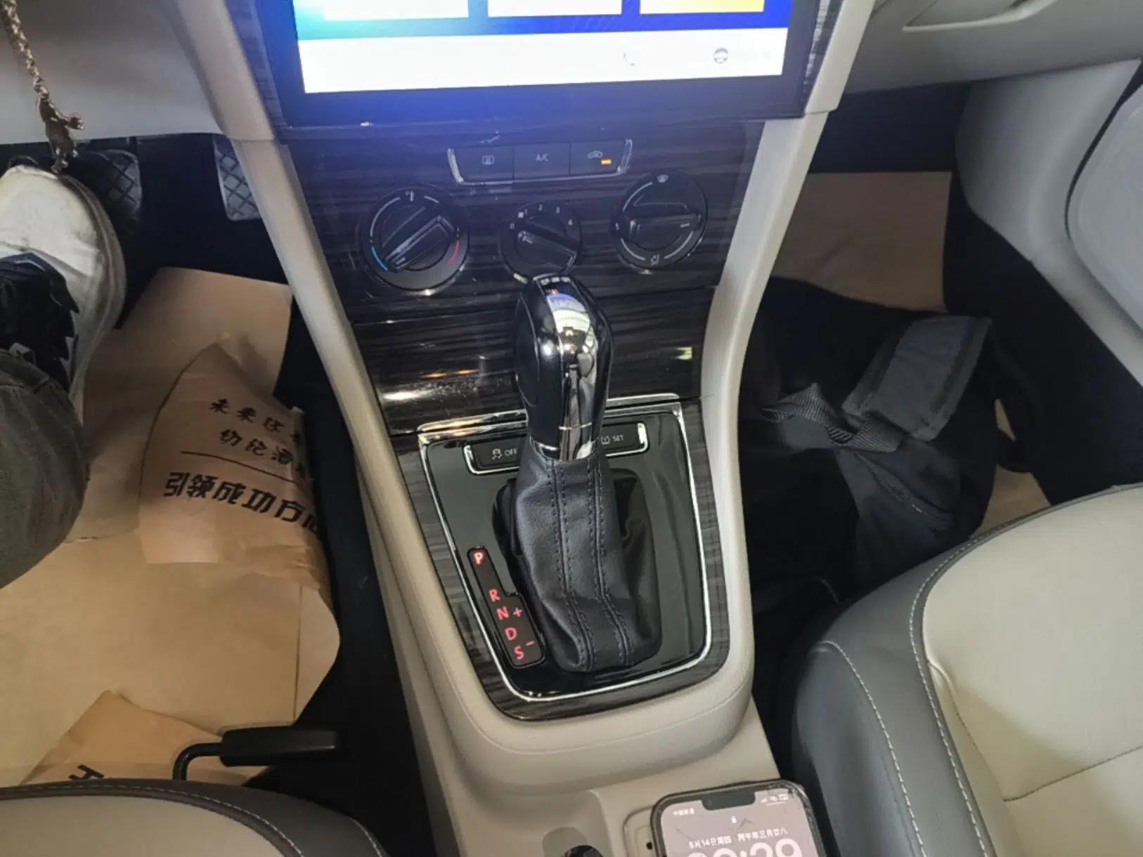 Volkswagen Gran Lavida 2013 1.4 TSI Automatic Comfort Model — миниатюра 16