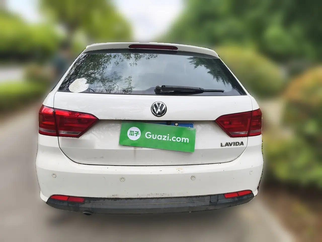 Volkswagen Gran Lavida 2013 1.6L Automatic Fashion Model — миниатюра 3