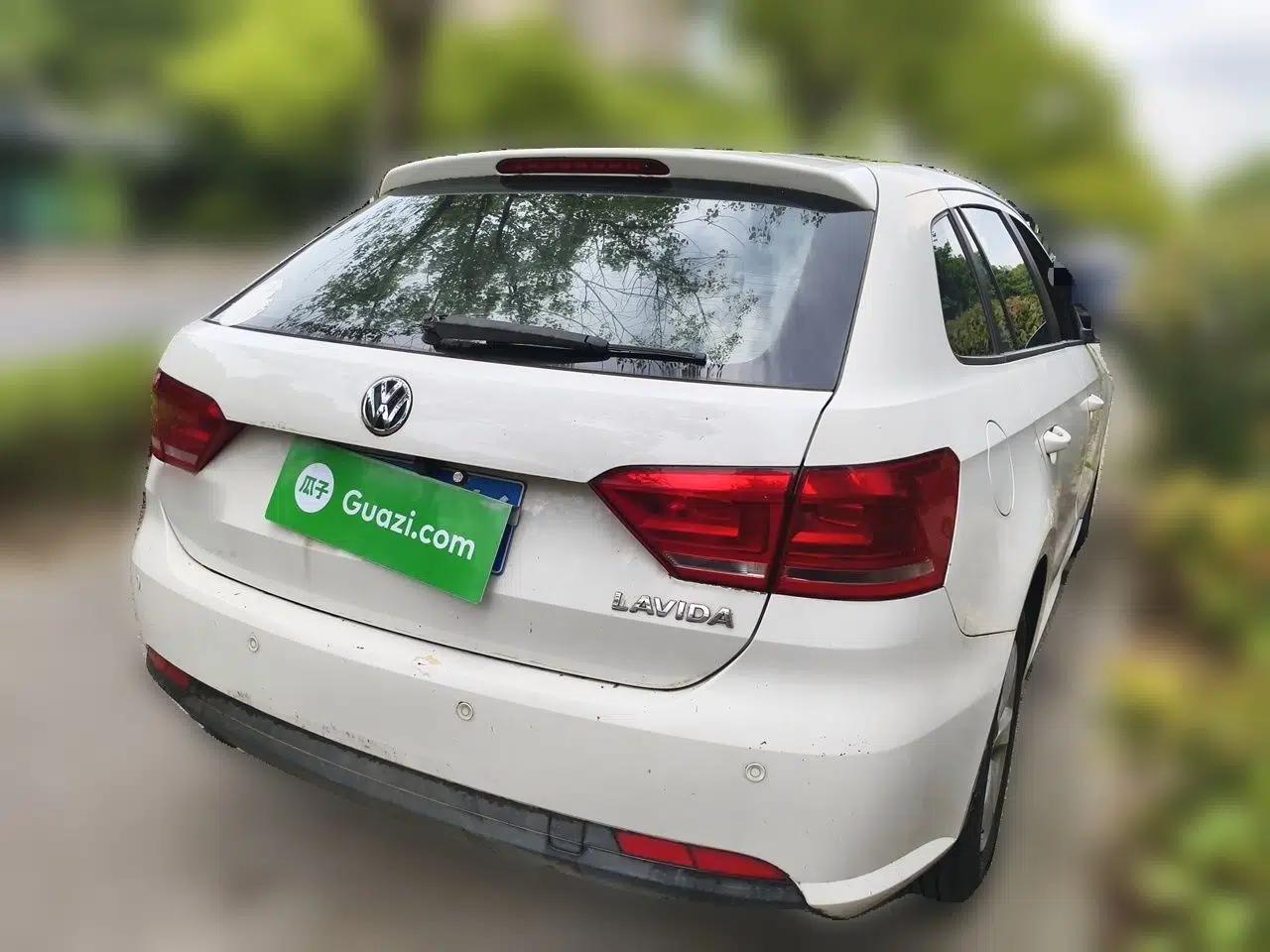 Volkswagen Gran Lavida 2013 1.6L Automatic Fashion Model — миниатюра 4