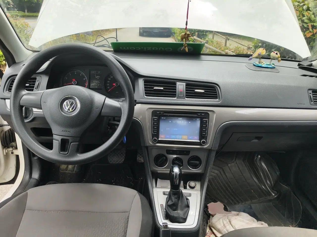 Volkswagen Gran Lavida 2013 1.6L Automatic Fashion Model — миниатюра 6