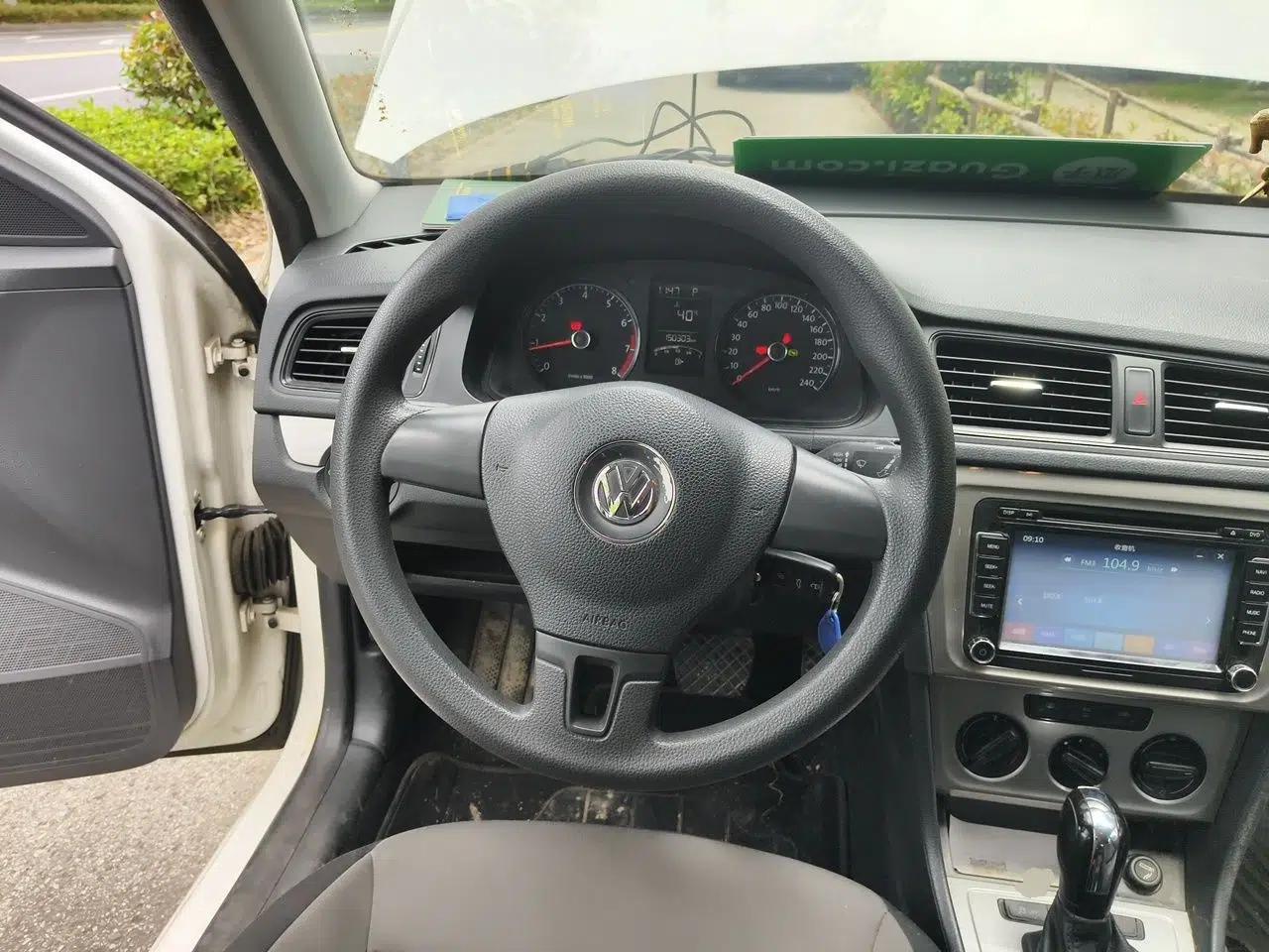 Volkswagen Gran Lavida 2013 1.6L Automatic Fashion Model — миниатюра 7