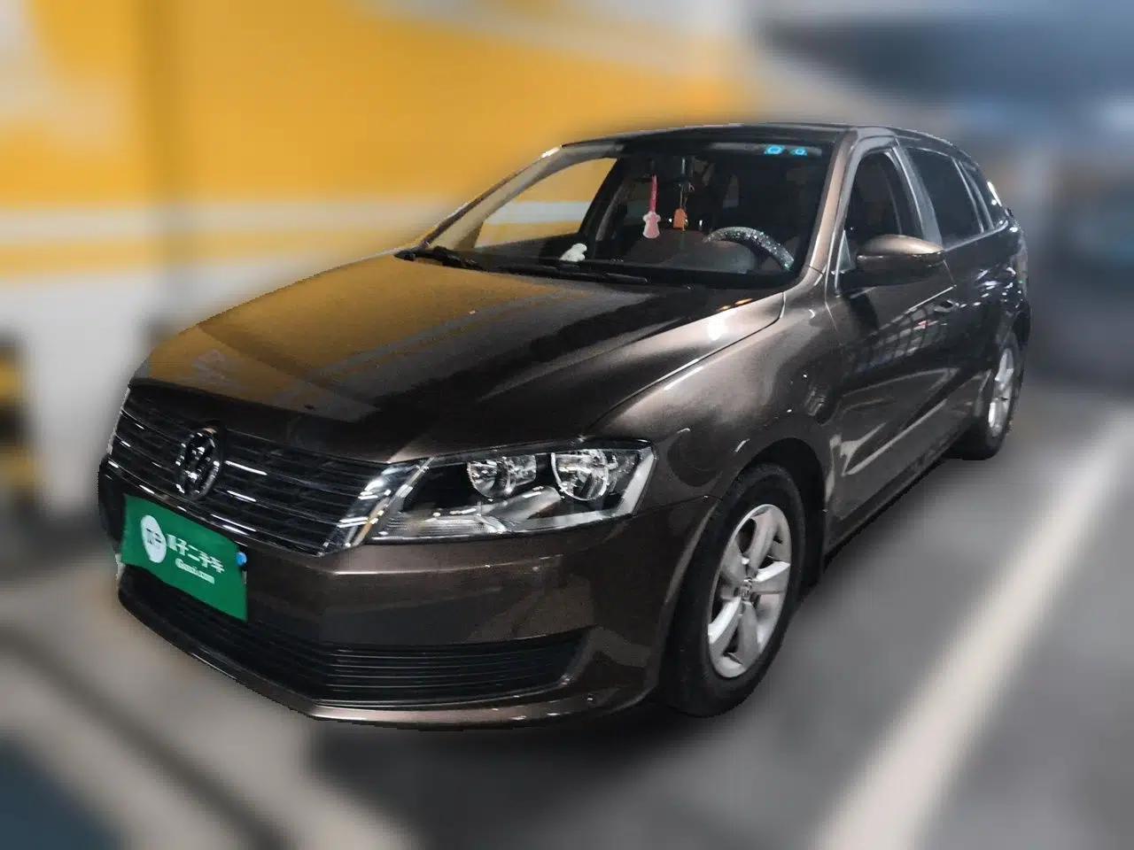 Volkswagen Gran Lavida 2013 1.6L Manual Fashion Model — миниатюра 1
