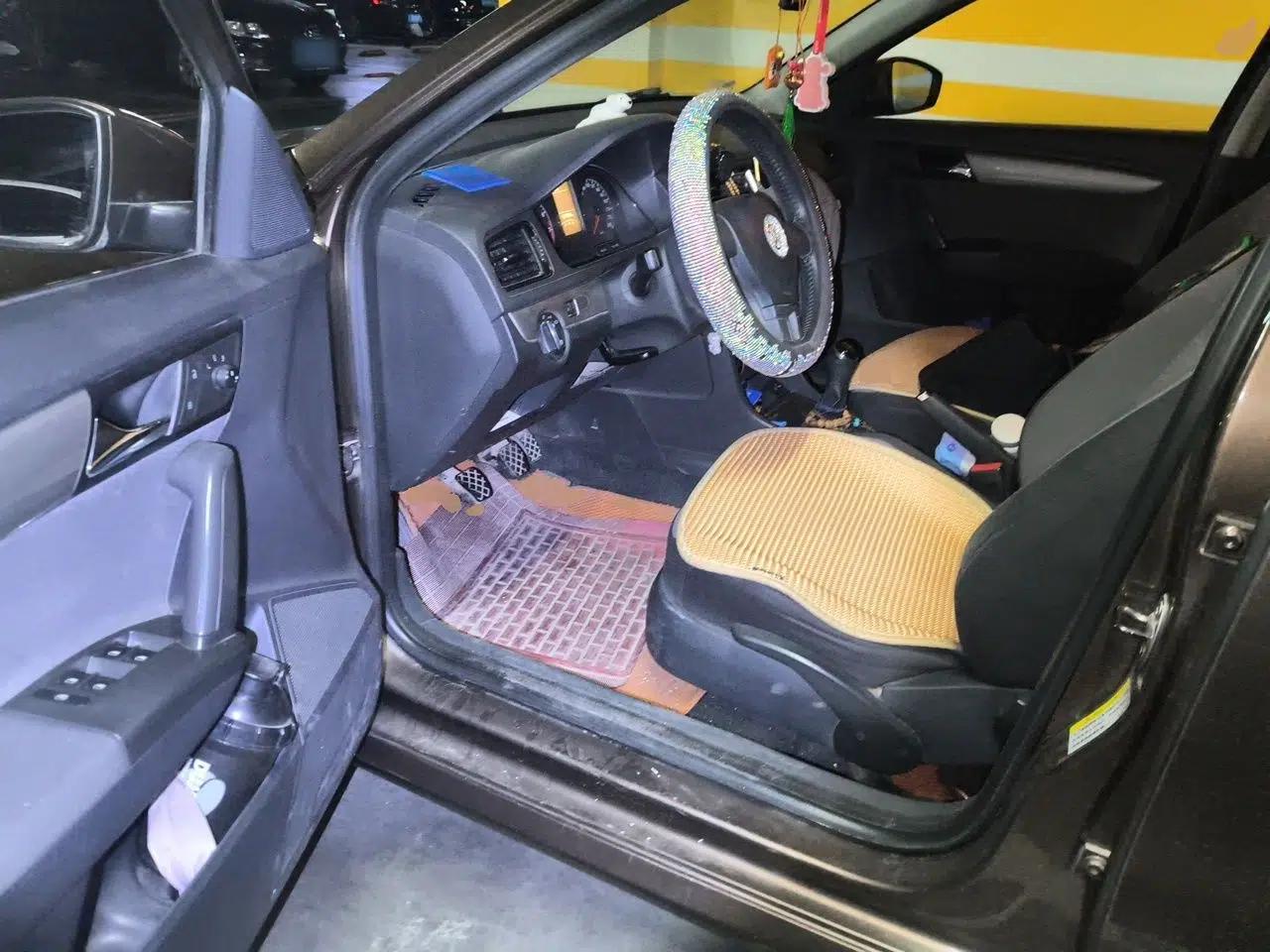 Volkswagen Gran Lavida 2013 1.6L Manual Fashion Model — миниатюра 17