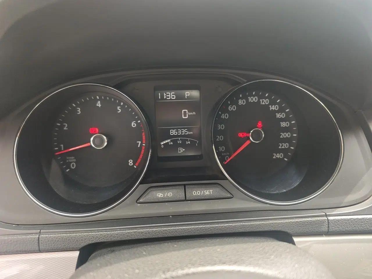 Volkswagen Gran Lavida 2015 1.6L Automatic Comfort Edition — миниатюра 12