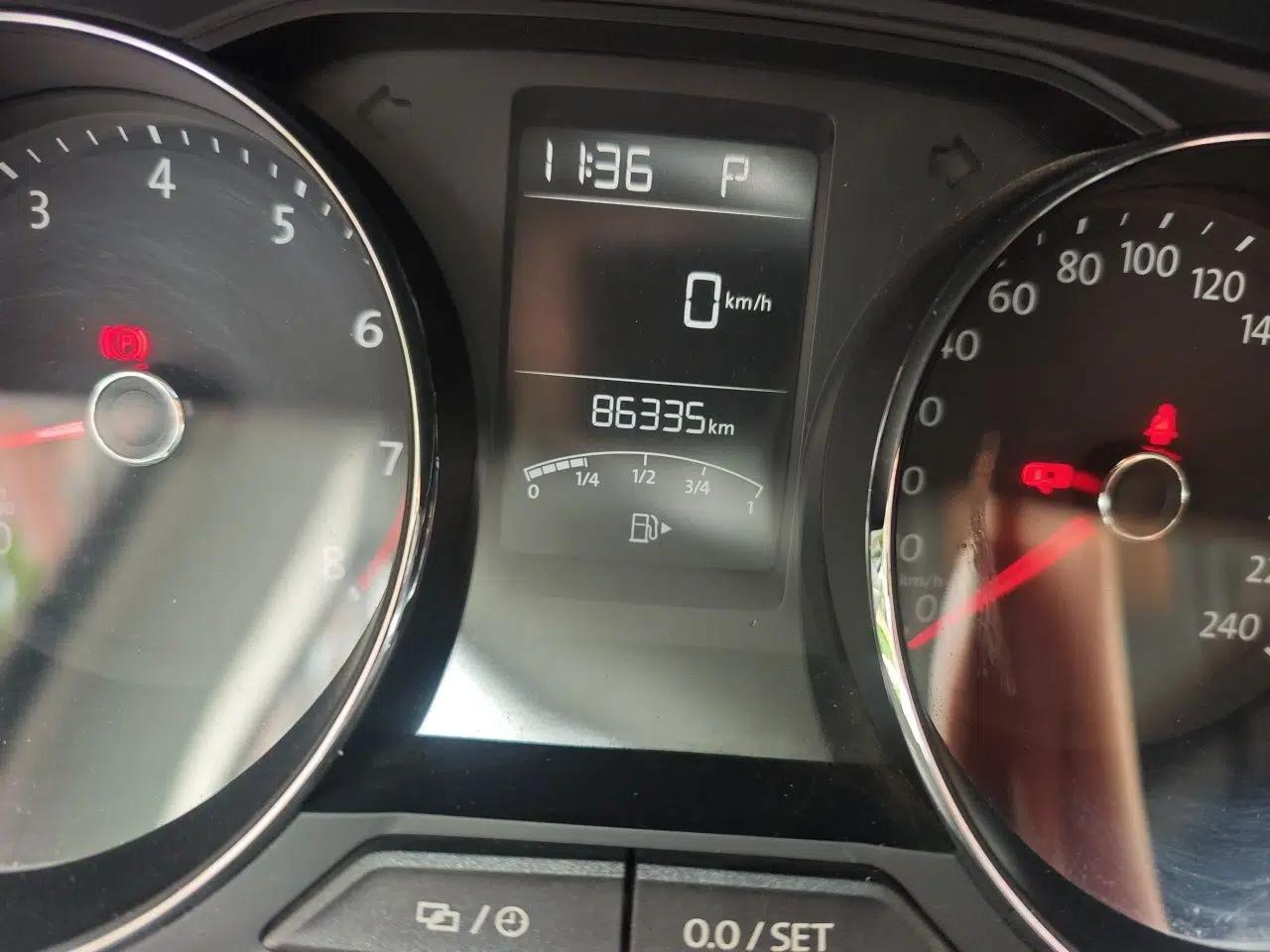 Volkswagen Gran Lavida 2015 1.6L Automatic Comfort Edition — миниатюра 13