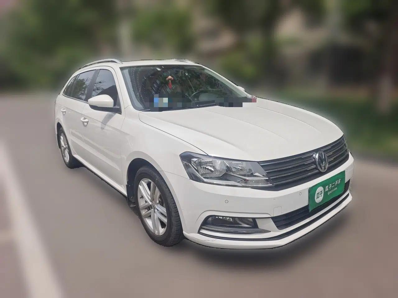 Volkswagen Gran Lavida 2015 1.6L Automatic Comfort Edition — миниатюра 3